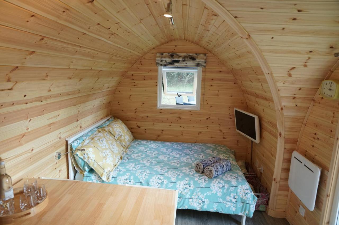 The Piggery Pod Hotel ซิททิงบอร์น ภายนอก รูปภาพ