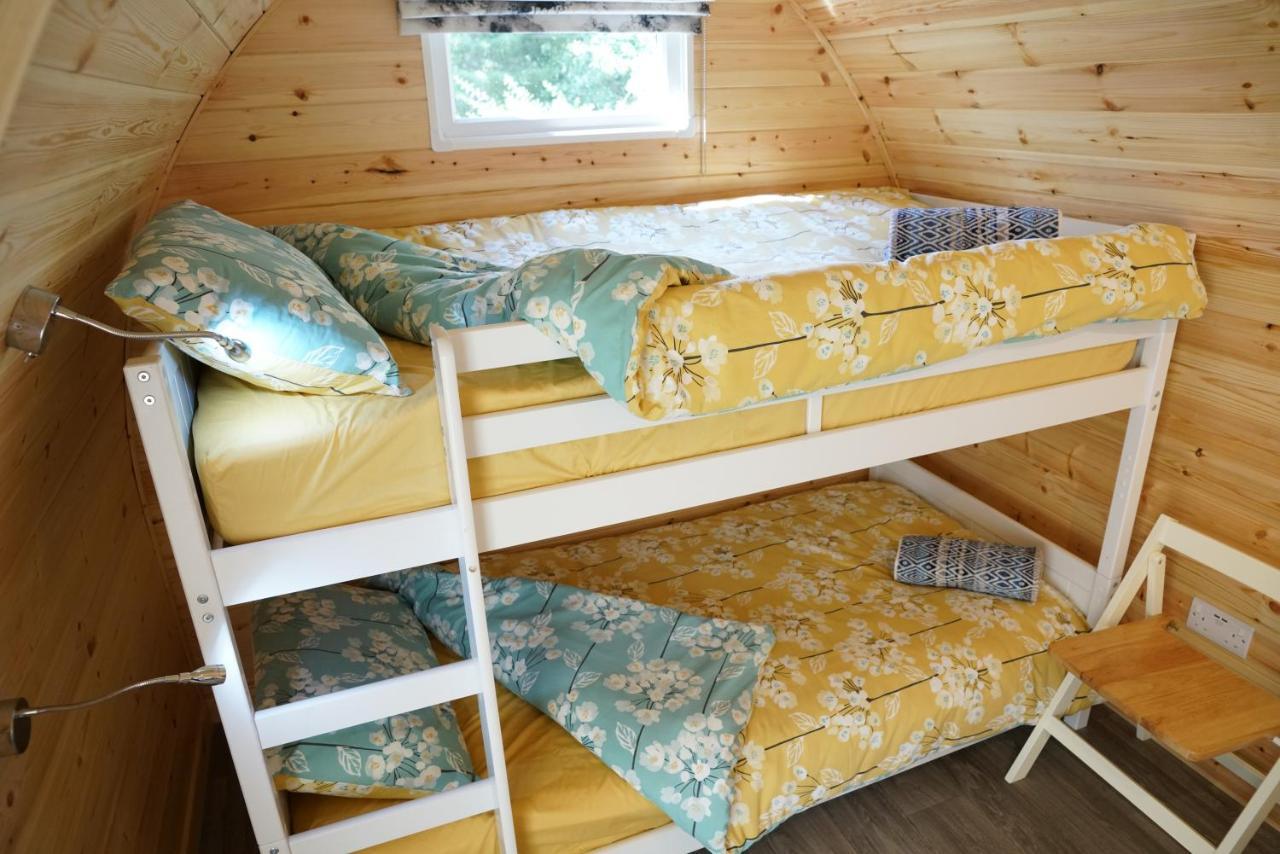 The Piggery Pod Hotel ซิททิงบอร์น ภายนอก รูปภาพ