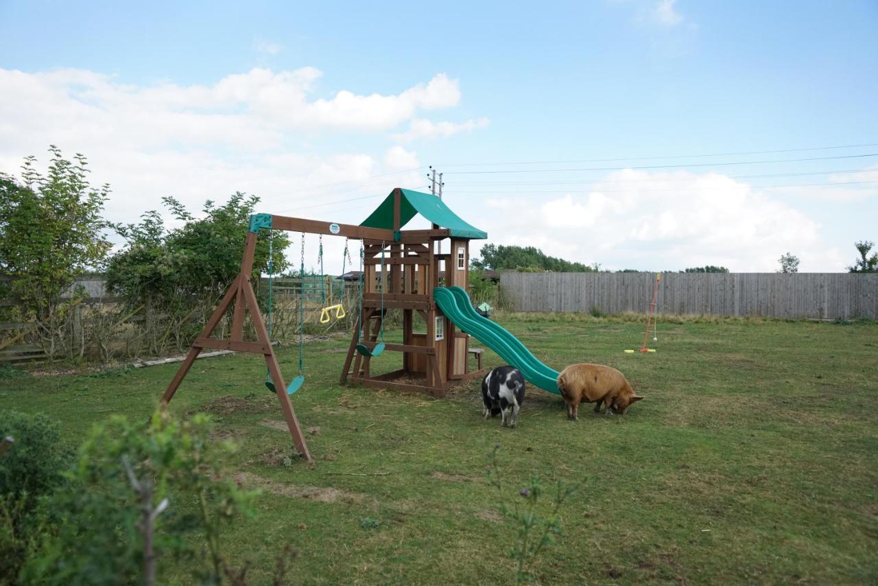 The Piggery Pod Hotel ซิททิงบอร์น ภายนอก รูปภาพ