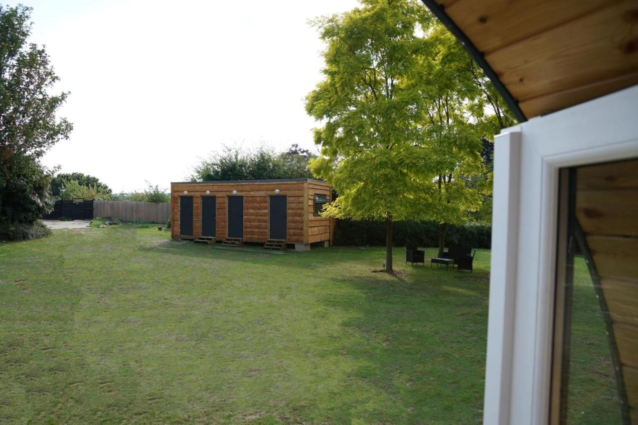 The Piggery Pod Hotel ซิททิงบอร์น ภายนอก รูปภาพ